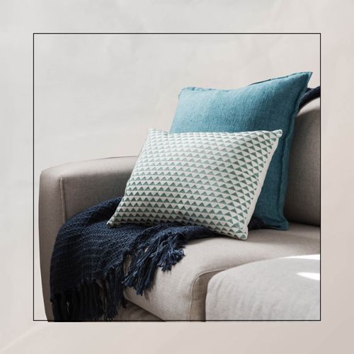 How to Arrange Throw Pillows on a Sectional Sofa